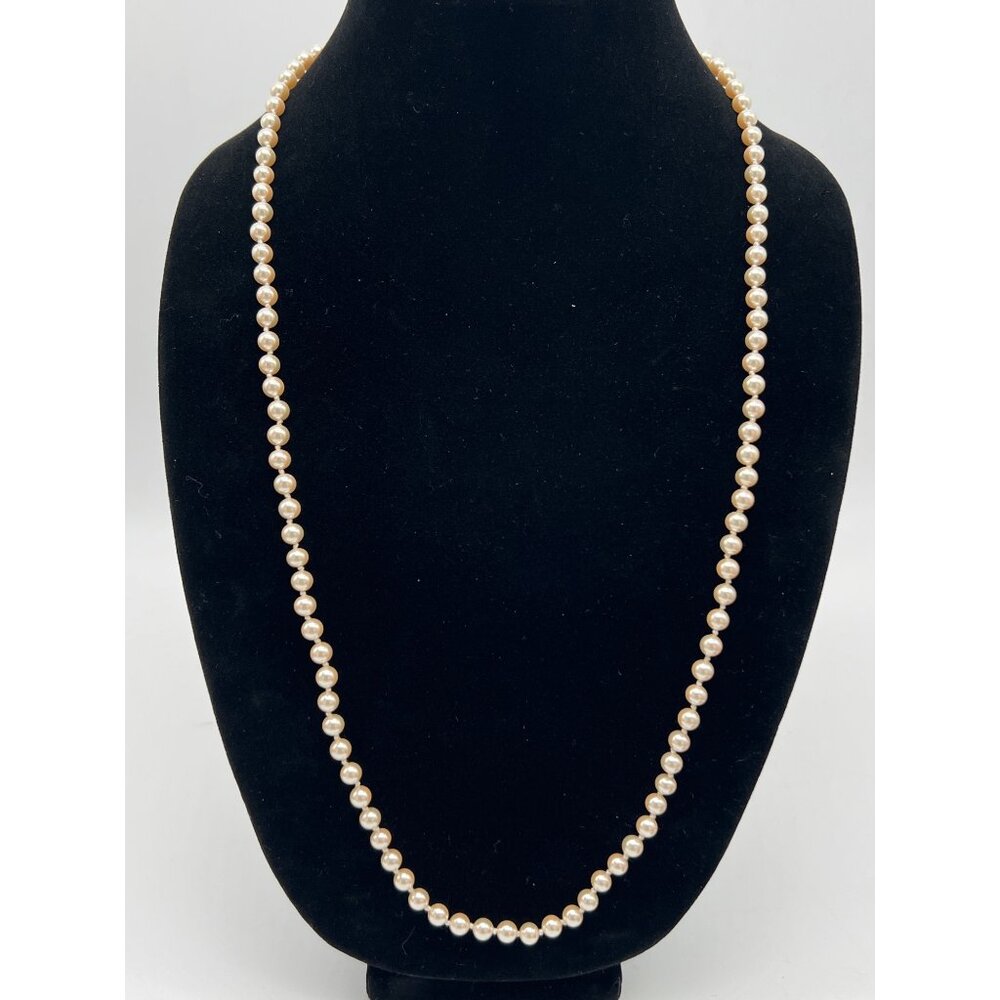 Elegant Vintage Style Faux Pearl Necklace With Gold Clasp